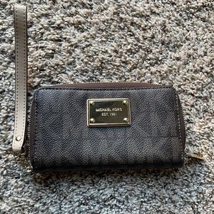 Meet your Posher, Gina